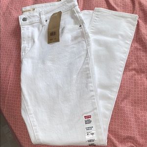 NWT white Levi’s jeans